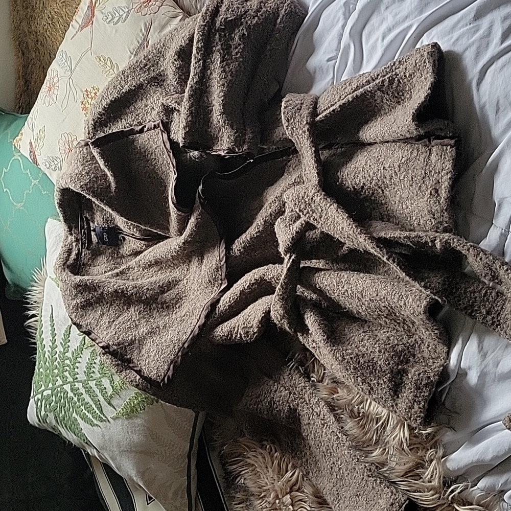Gap wrap jacket